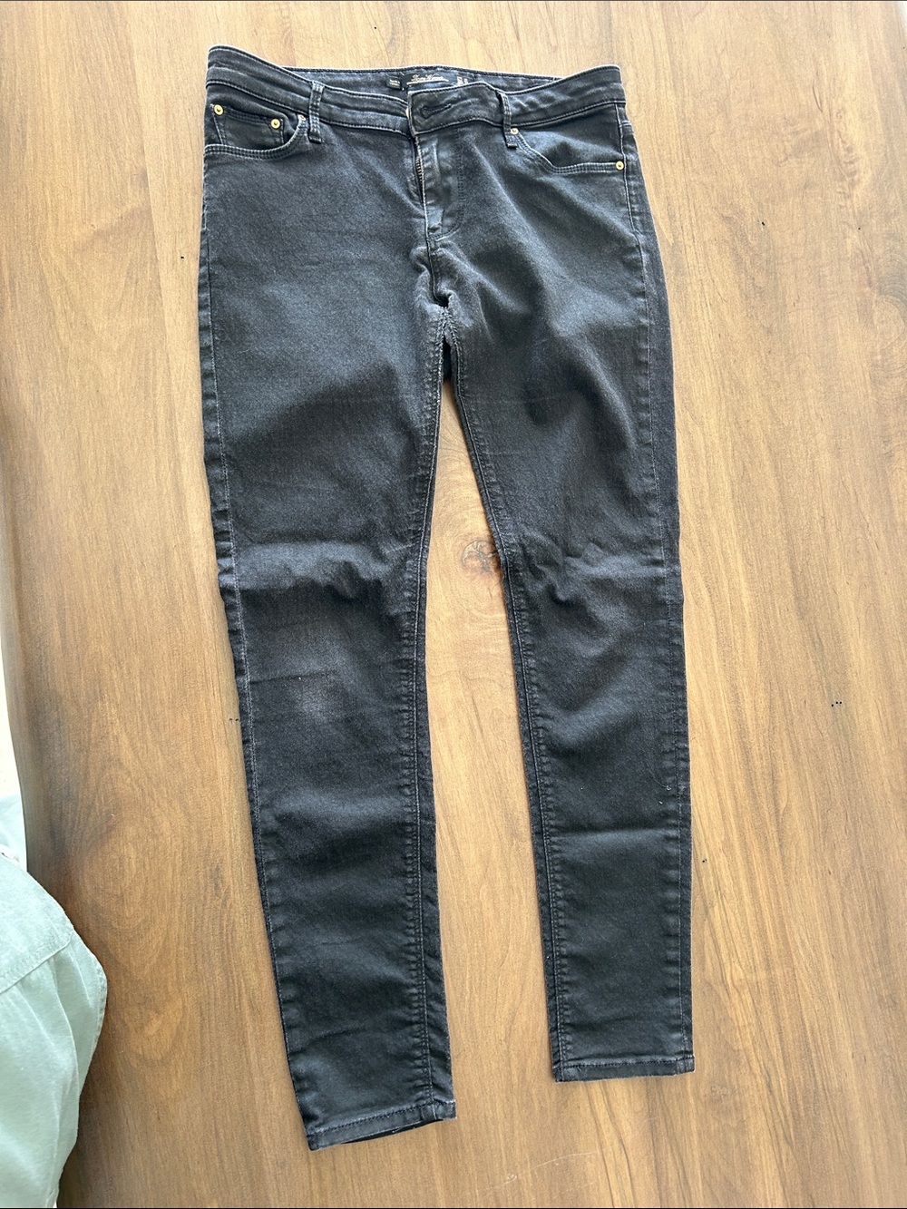 Classic Women's Black Skinny Jeans
